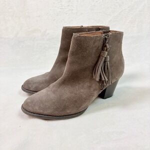 Vionic Madeline Boots Women Sz 7 Greige Suede Tassel Weather Resistant TVW5416